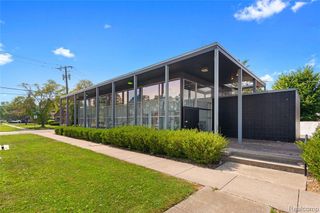 18901 Kelly Road, Detroit, MI 48224
