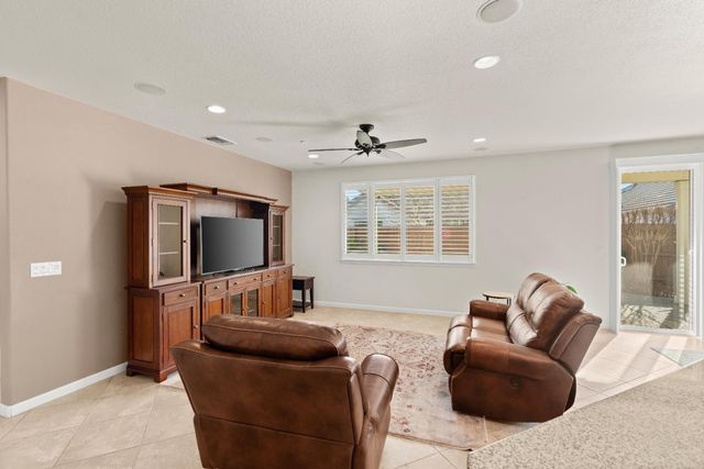 7908 Dearne Way, Elk Grove, CA 95757