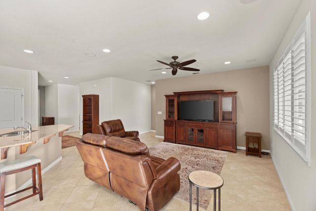 7908 Dearne Way, Elk Grove, CA 95757