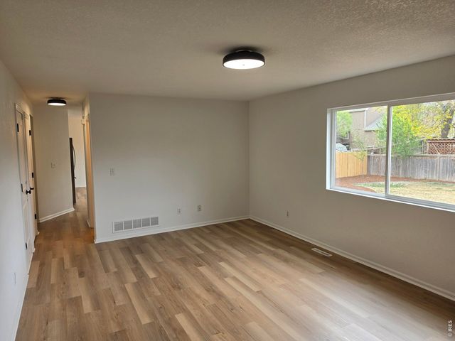 526 Suntrail Dr, Loveland, CO 80538