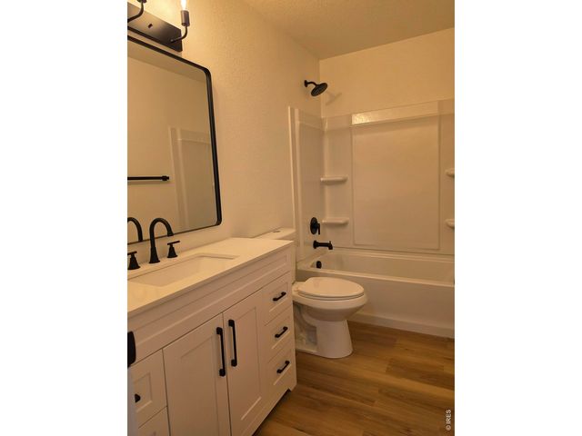 526 Suntrail Dr, Loveland, CO 80538