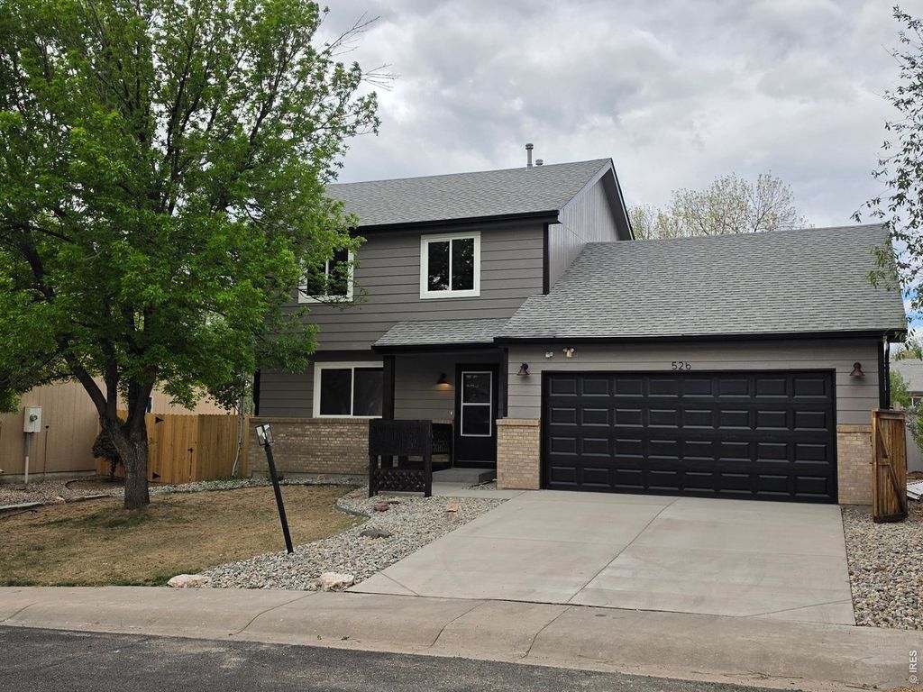 526 Suntrail Dr, Loveland, CO 80538