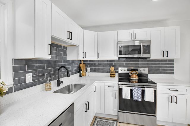 855 Dimson Drive E, Columbus, OH 43213