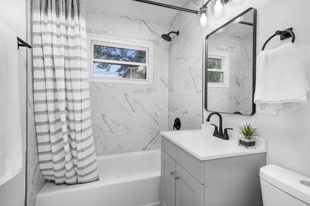 855 Dimson Drive E, Columbus, OH 43213