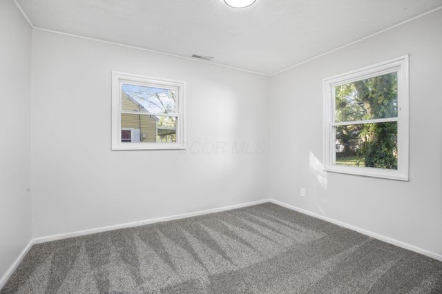 855 Dimson Drive E, Columbus, OH 43213