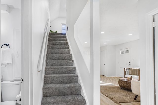 855 Dimson Drive E, Columbus, OH 43213