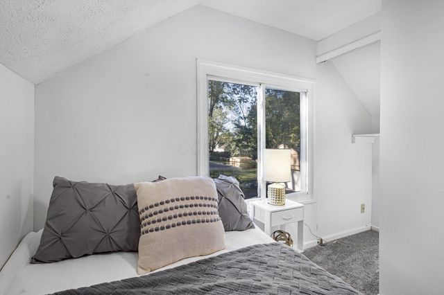 855 Dimson Drive E, Columbus, OH 43213