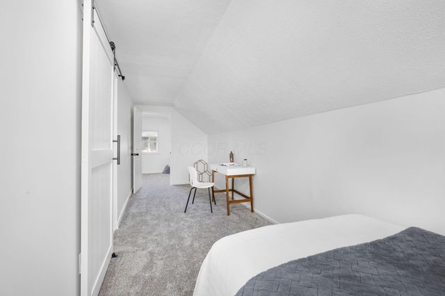 855 Dimson Drive E, Columbus, OH 43213