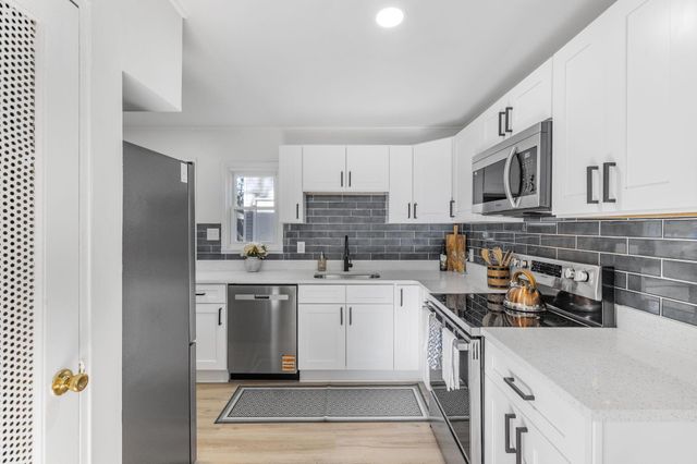 855 Dimson Drive E, Columbus, OH 43213