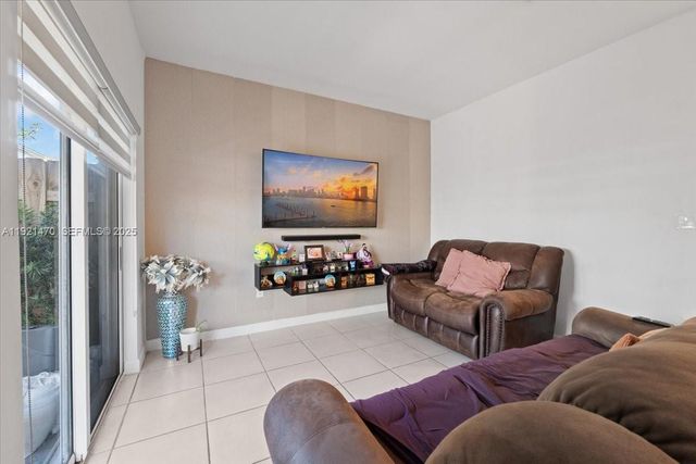 2641 SE SE 12th st, Homestead, FL 33035