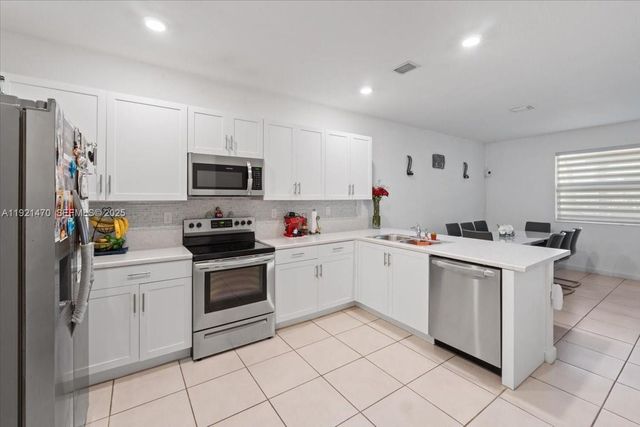 2641 SE SE 12th st, Homestead, FL 33035