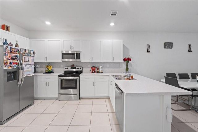 2641 SE SE 12th st, Homestead, FL 33035