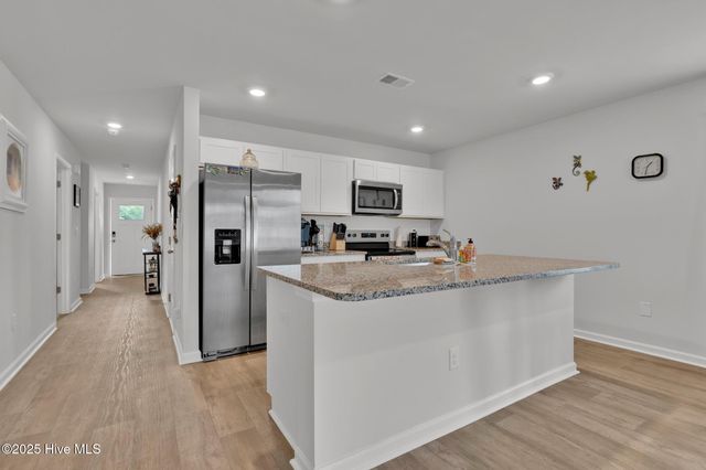 90 Eagle Creek Drive NE, Bolivia, NC 28422