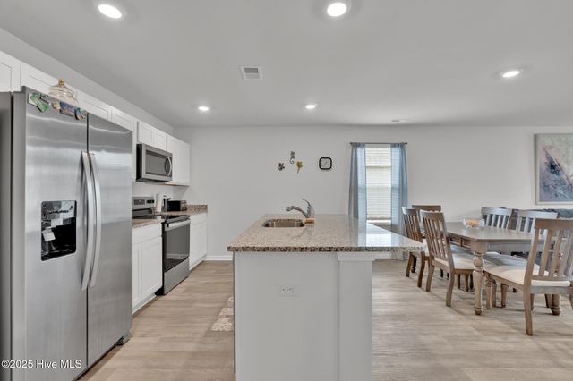 90 Eagle Creek Drive NE, Bolivia, NC 28422
