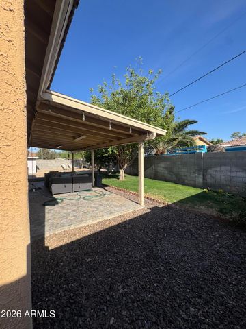 2739 E BEVERLY Lane, Phoenix, AZ 85032