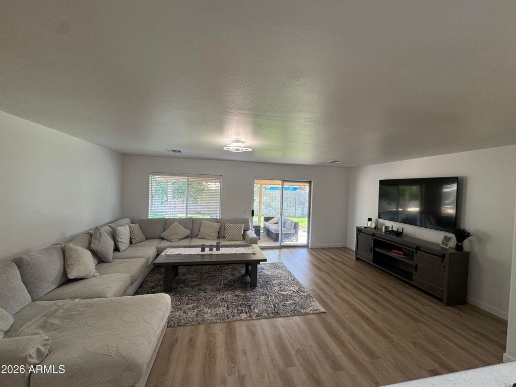 2739 E BEVERLY Lane, Phoenix, AZ 85032 — photo 2