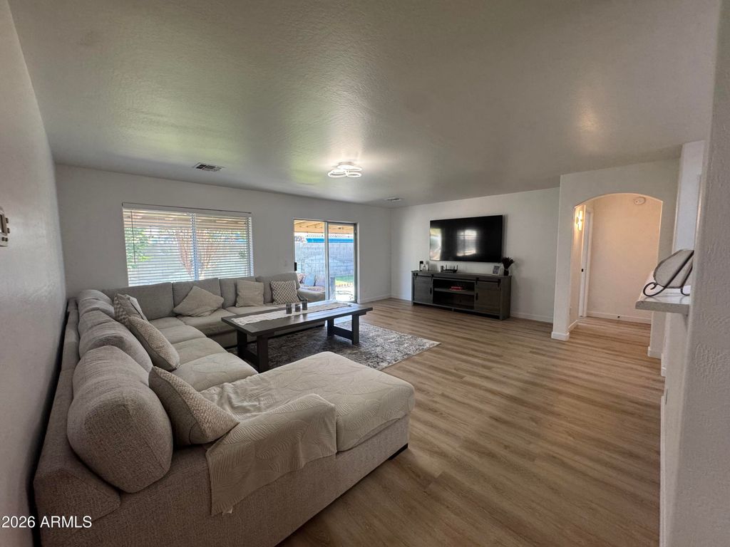 2739 E BEVERLY Lane, Phoenix, AZ 85032 — photo 3