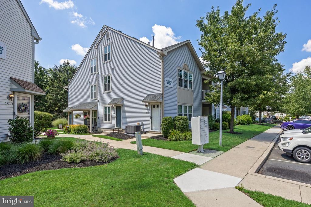 3202-B RAMSBURY CT, Mount Laurel, NJ 08054