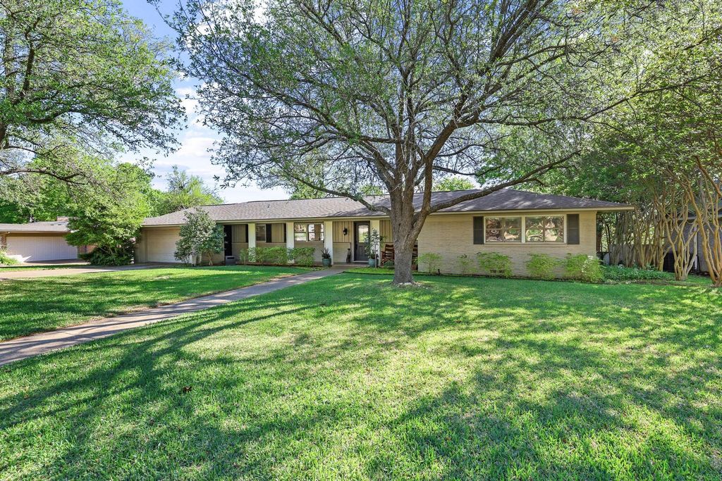 623 Westwood Drive, Sherman, TX 75092