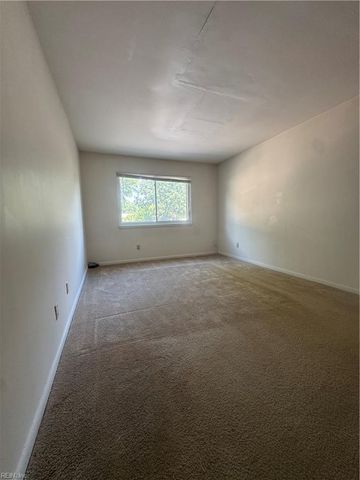 1645 Malibu PL, Newport News, VA 23608