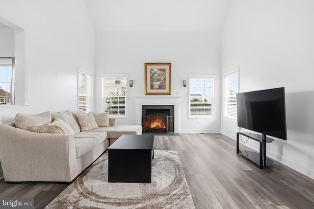 100 LILAC LN, Gilbertsville, PA 19525