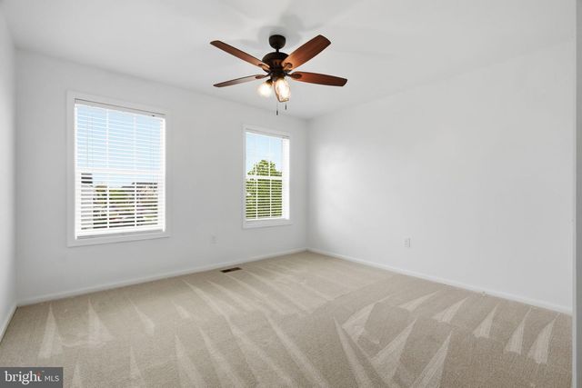 100 LILAC LN, Gilbertsville, PA 19525