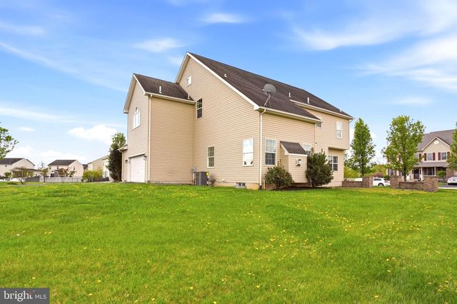 100 LILAC LN, Gilbertsville, PA 19525