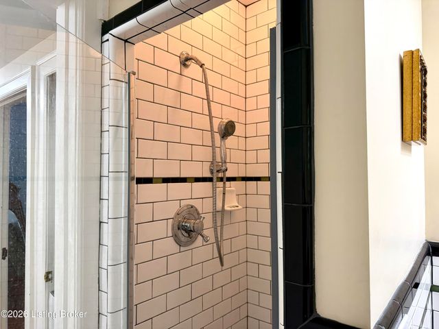 1601 Spring Dr APT 1, Louisville, KY 40205