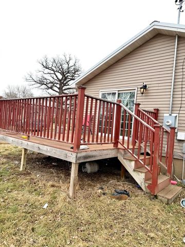 220 18th St SE, Minot, ND 58701