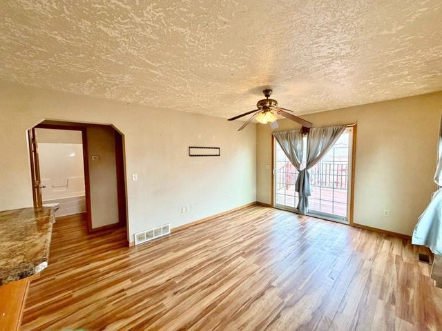 220 18th St SE, Minot, ND 58701