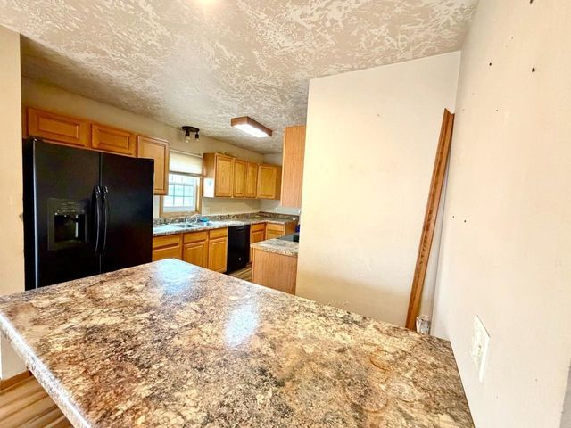 220 18th St SE, Minot, ND 58701