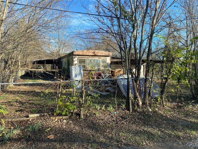 207 Mill Street, Lone Oak, TX 75453