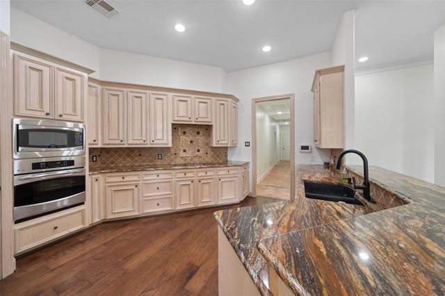 54 Winthrop Harbor S, Montgomery, TX 77356