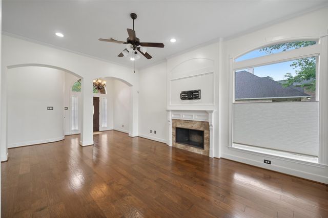 54 Winthrop Harbor S, Montgomery, TX 77356