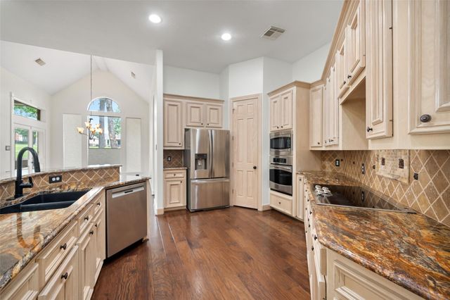 54 Winthrop Harbor S, Montgomery, TX 77356