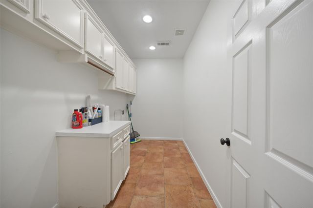 54 Winthrop Harbor S, Montgomery, TX 77356