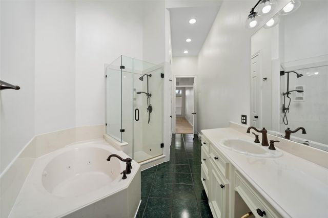 54 Winthrop Harbor S, Montgomery, TX 77356