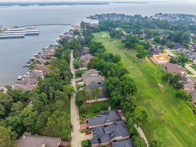 54 Winthrop Harbor S, Montgomery, TX 77356