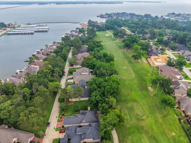 54 Winthrop Harbor S, Montgomery, TX 77356