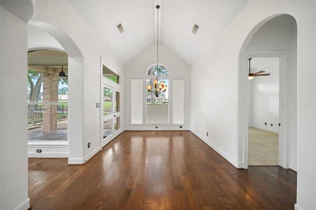 54 Winthrop Harbor S, Montgomery, TX 77356
