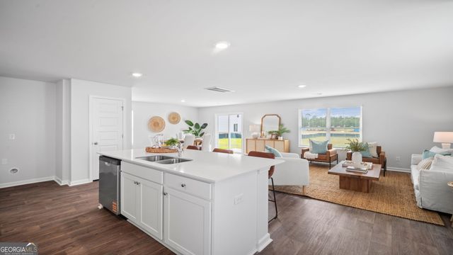 1050 Lakes Boulevard, Brunswick, GA 31525