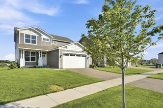 8807 Periwinkle Boulevard, Woodbury, MN 55129