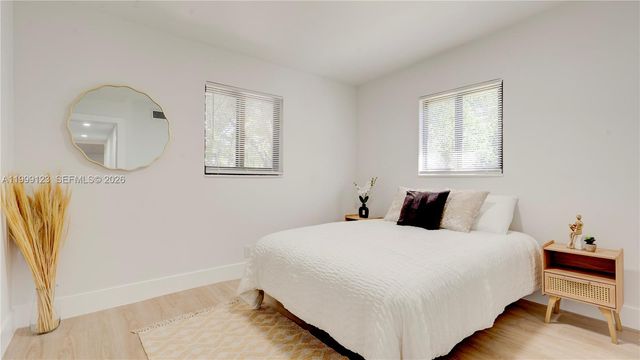 2736 NW 21st Ave, Oakland Park, FL 33311