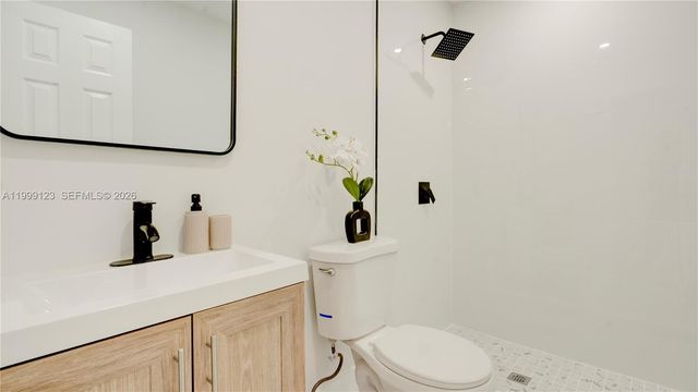 2736 NW 21st Ave, Oakland Park, FL 33311