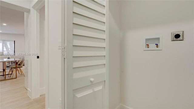 2736 NW 21st Ave, Oakland Park, FL 33311