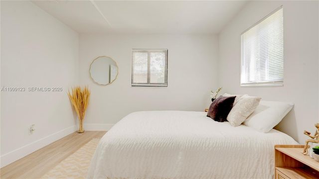 2736 NW 21st Ave, Oakland Park, FL 33311