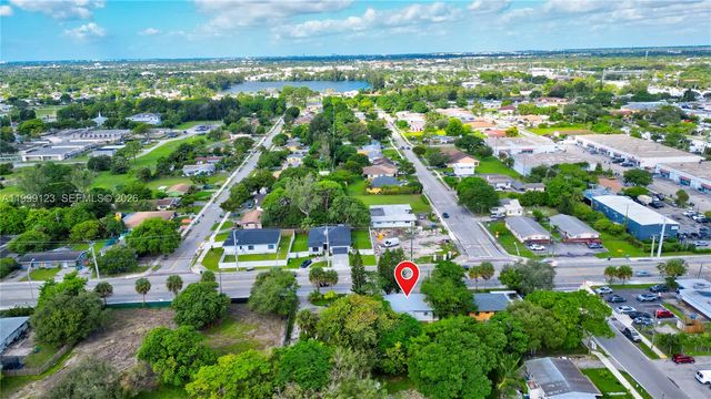 2736 NW 21st Ave, Oakland Park, FL 33311