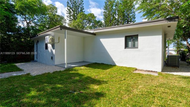 2736 NW 21st Ave, Oakland Park, FL 33311