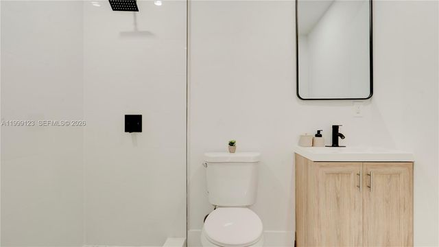 2736 NW 21st Ave, Oakland Park, FL 33311