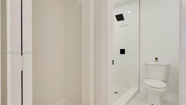 2736 NW 21st Ave, Oakland Park, FL 33311